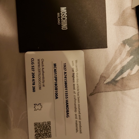 MOSCHINO TOTE BRAND NEW! - Picture 2 of 4